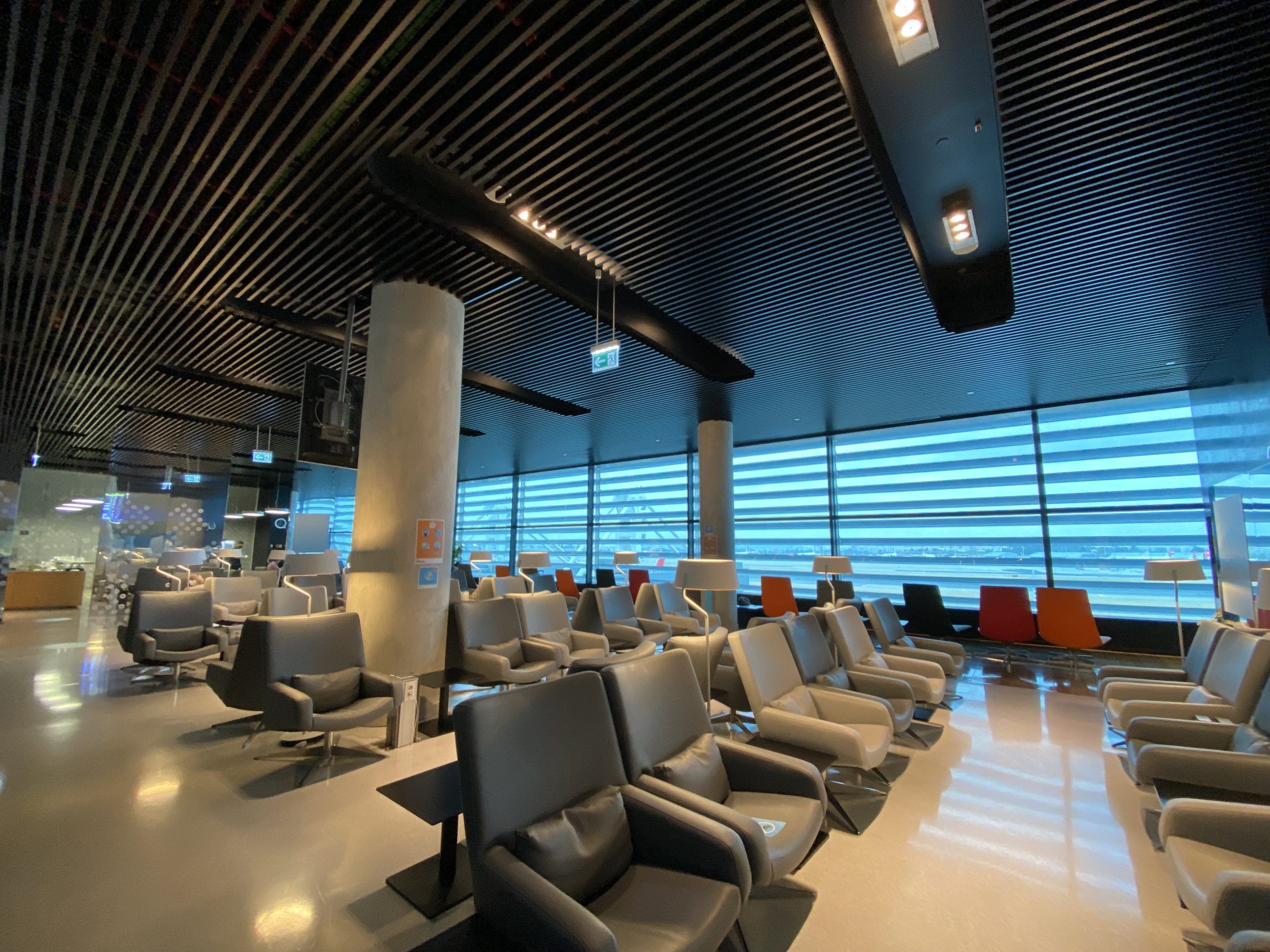 Lounge at LIS airport.