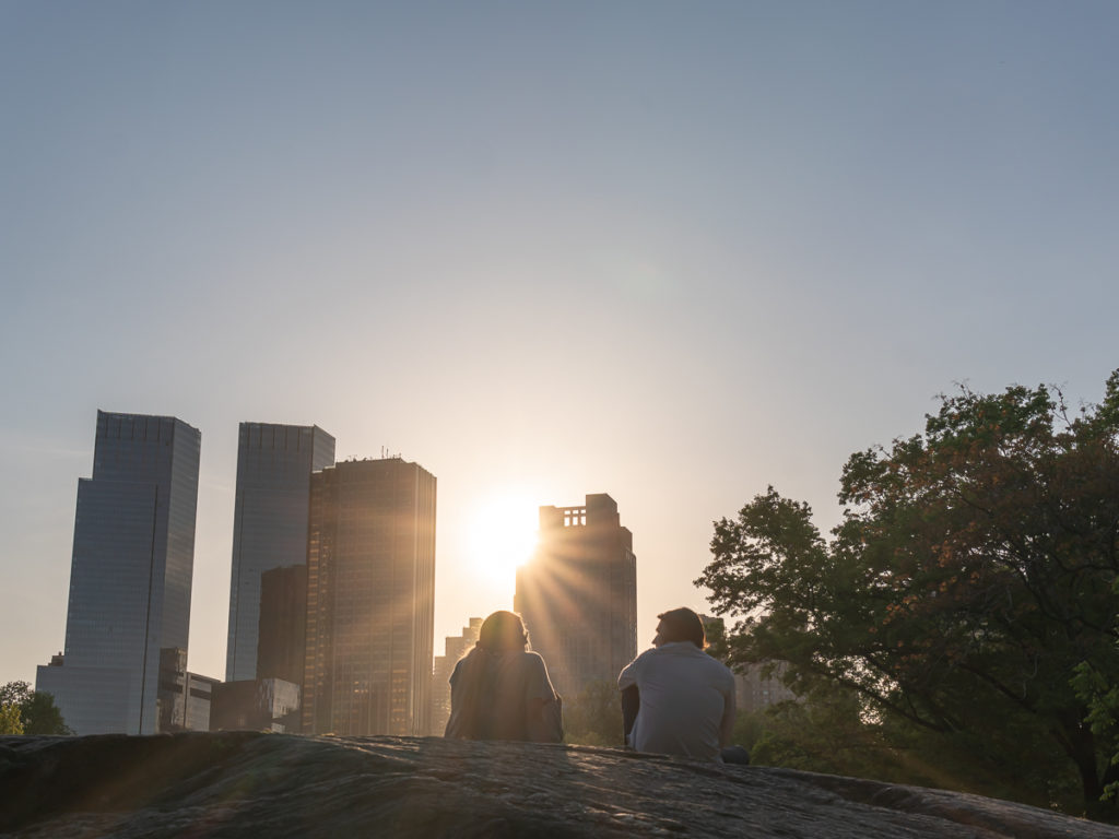 Chill on the rocks of the patinaje for one of the coolest Central Park photo spots.