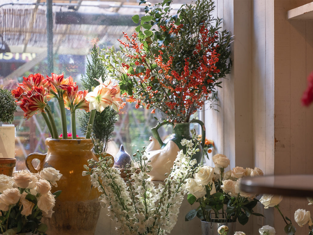 Beautiful flowers adorn Palma NYC's aperitivo room for surprise proposals.