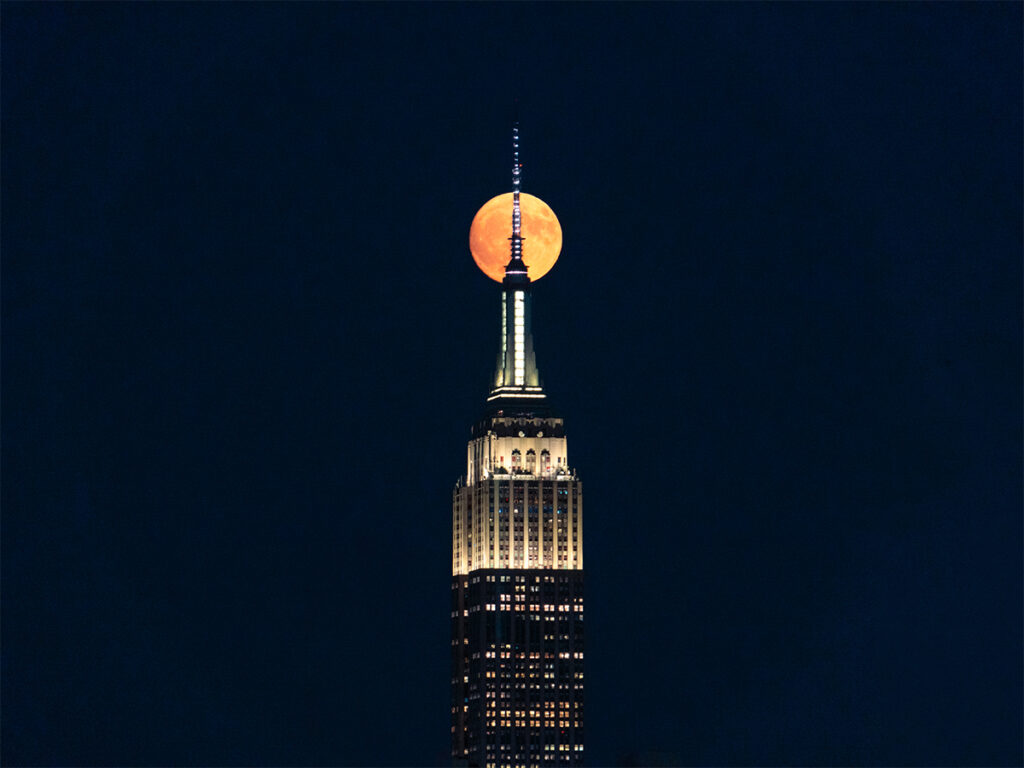 Supermoon NYC skyline photography with the Empire State Building.