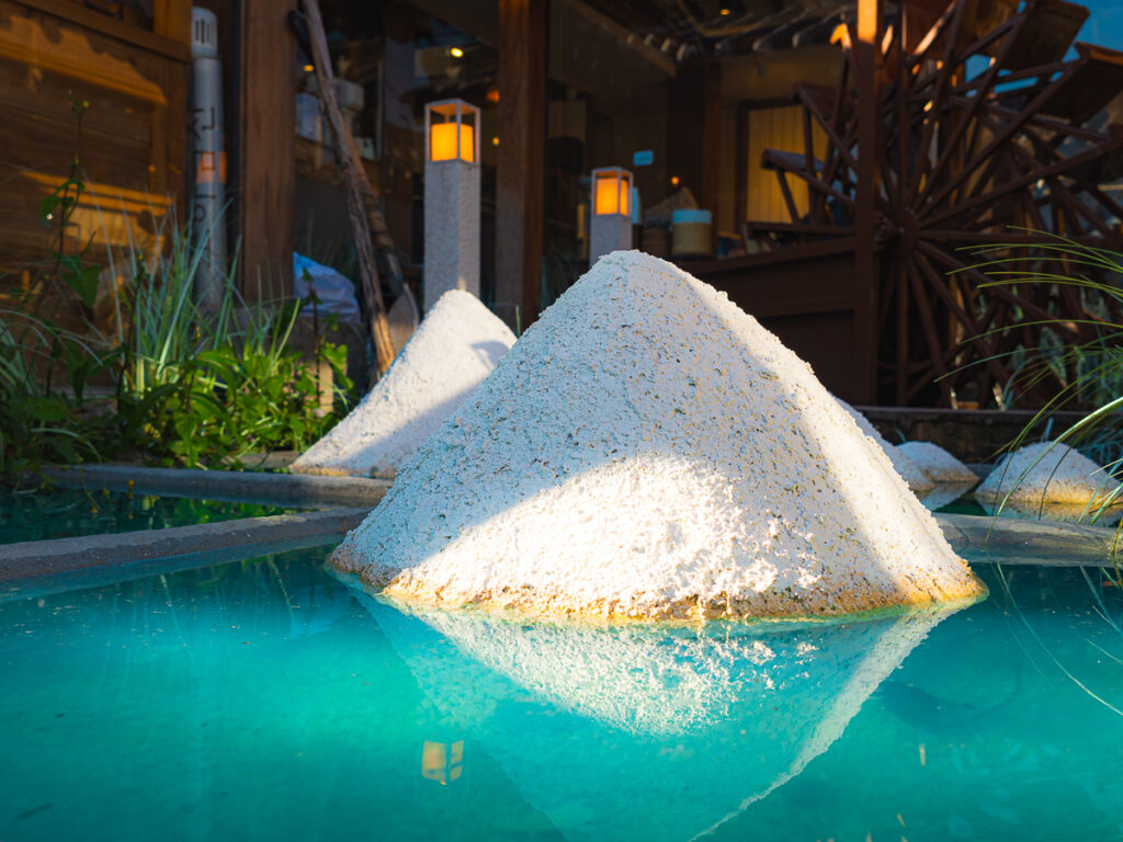 Soha Salt Pond is an popular salt bread bakery that a lot of first-time visitors to Seoul go to.