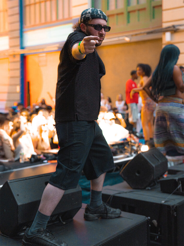 Dancer pointing to the camera at Francis Mercier Solèy NYC Industry City Brooklyn.