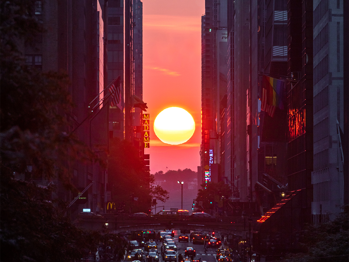 Manhattanhenge is a great opportunity for sun photography. As seen from Tudor City Overpass.