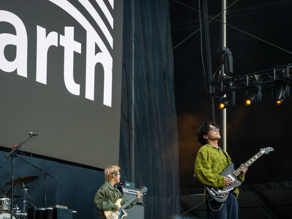 South Korean Indie Rock band, Wave To Earth, performs their first US show at HITC.