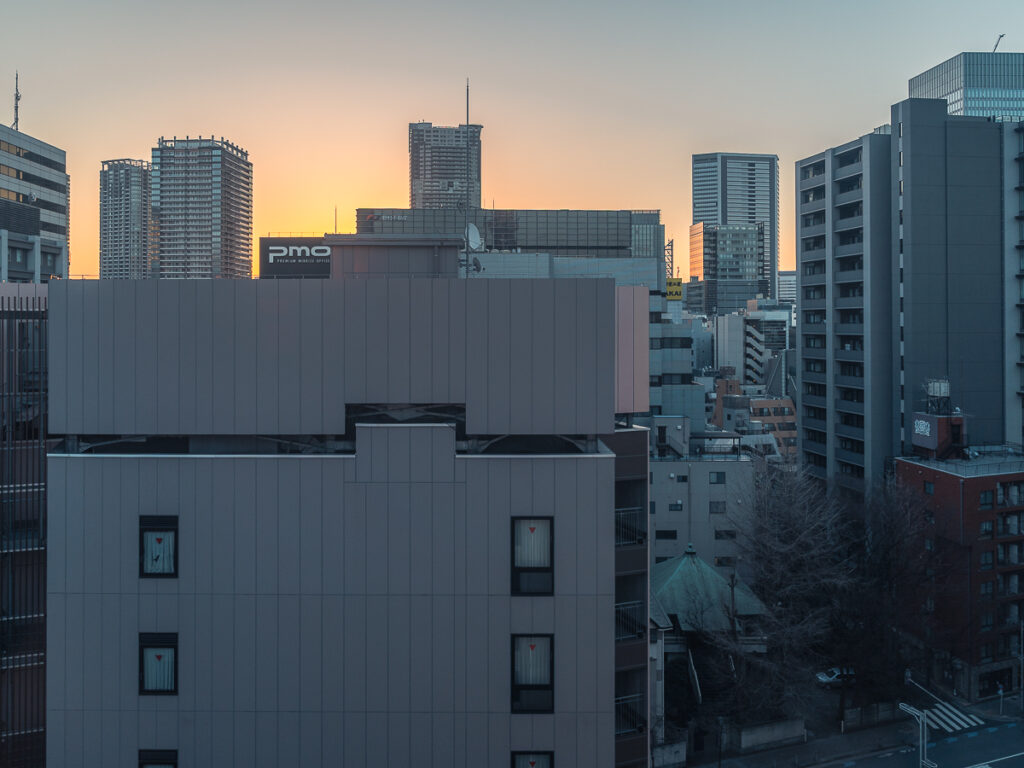 Sunrise seen from Shiba Park Hotel in Minato ward.